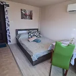 Green Room * Βάρνα