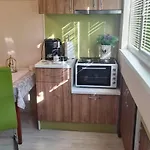 Green Room * Βάρνα